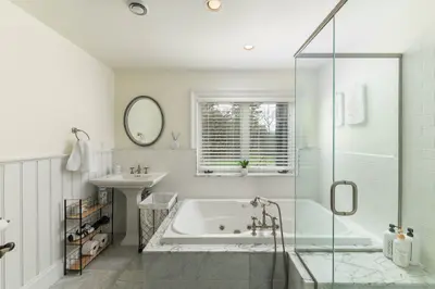 Bathroom at Chateau Worthington