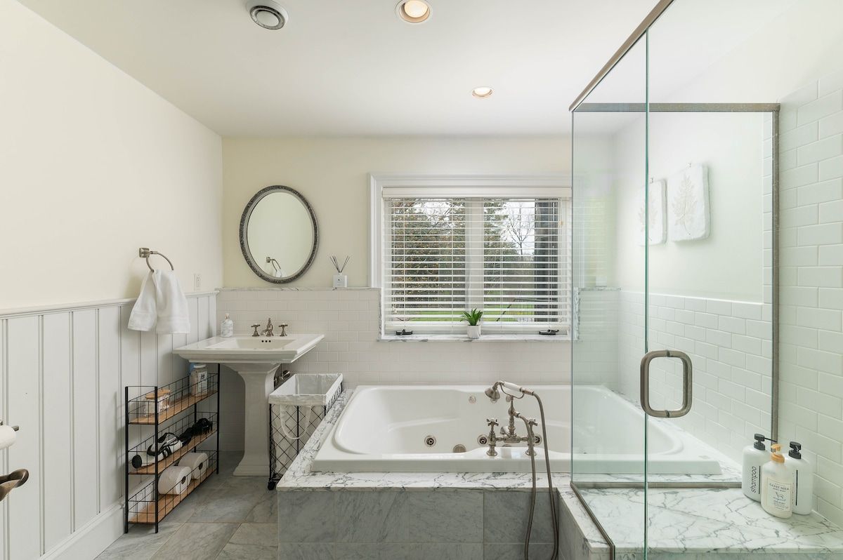 Bathroom at Chateau Worthington