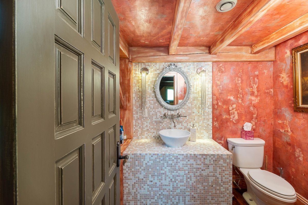 Bathroom at Chateau Worthington