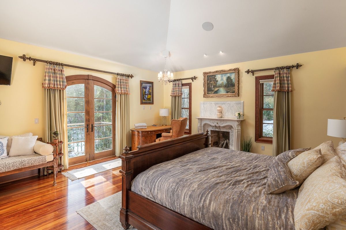 Bedroom at Villa At Bear Creek