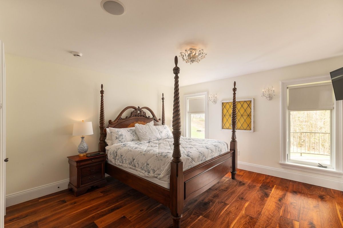 Bedroom at Chateau Worthington