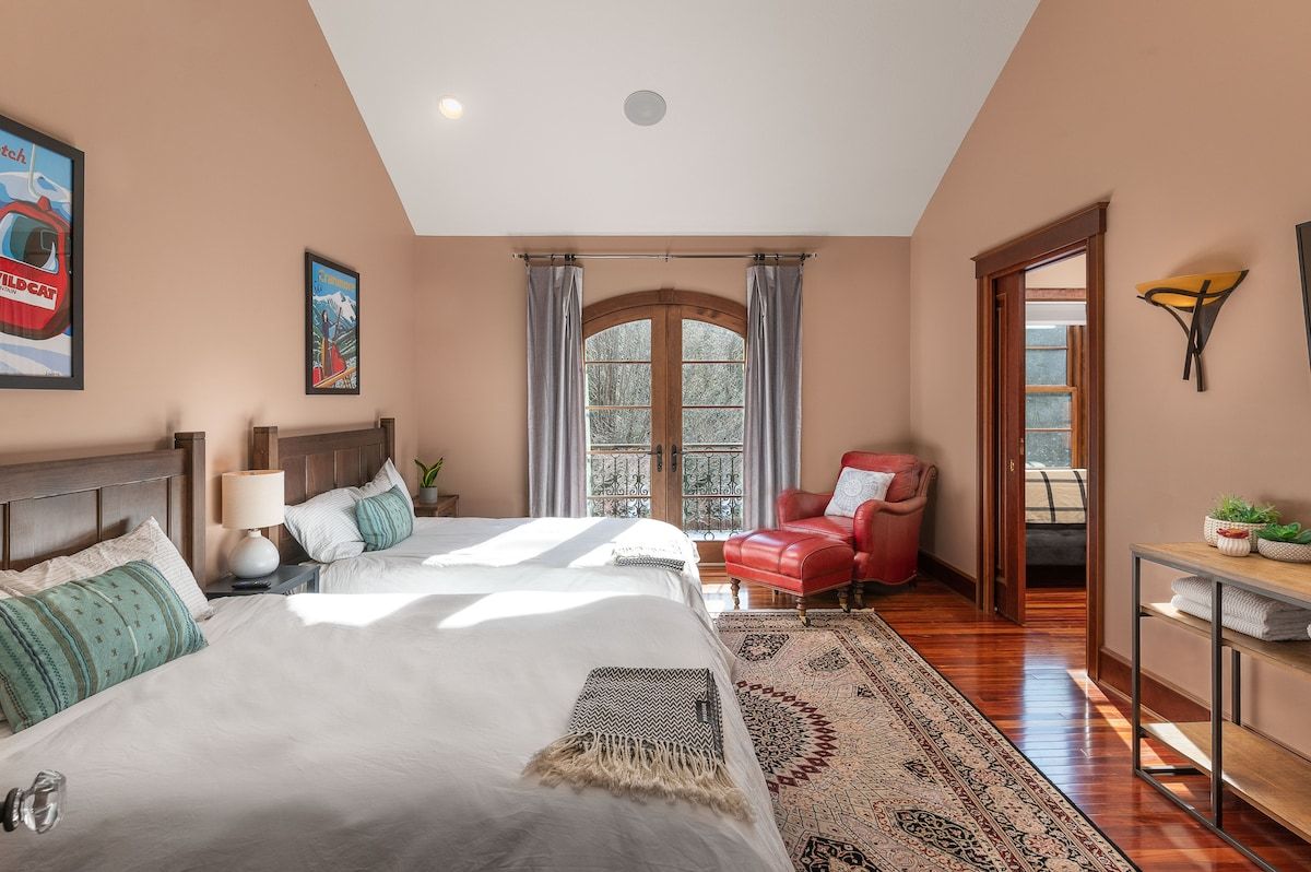 Bedroom at Villa At Bear Creek