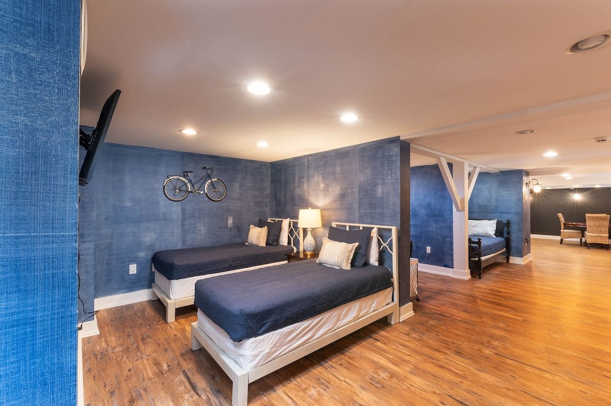 Bedroom at Chateau Worthington