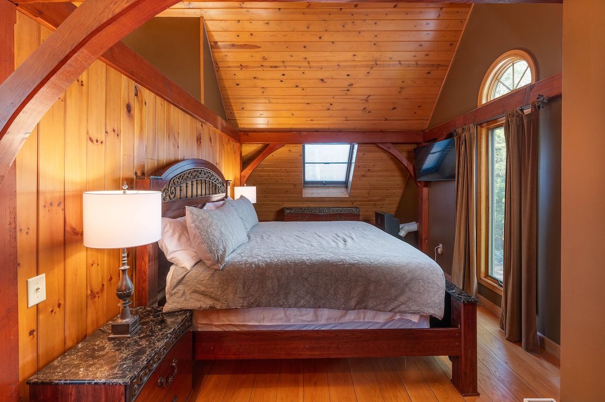 Bedroom at Chateau Worthington