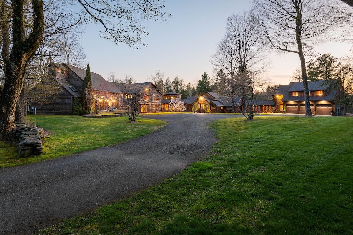 Exterior at Chateau Worthington