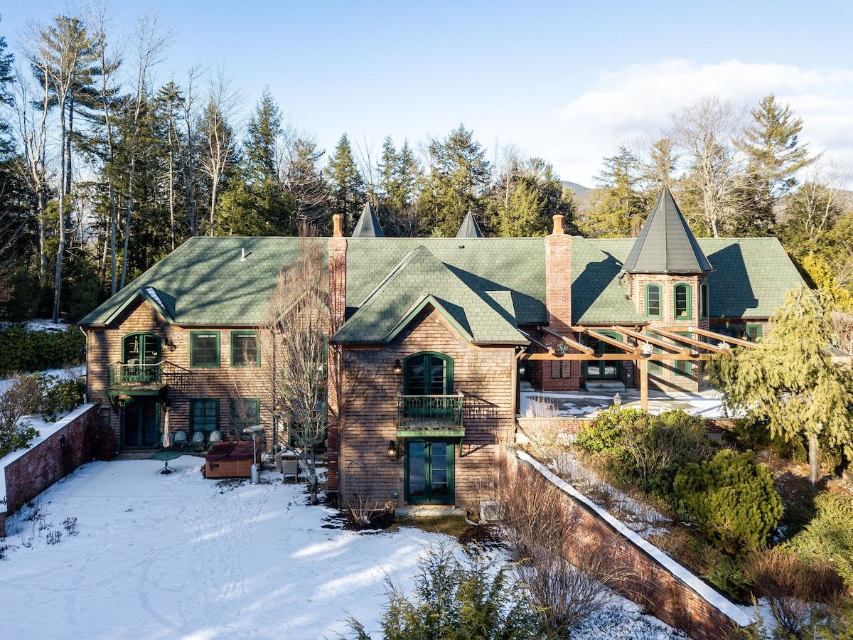 Exterior at Villa At Bear Creek