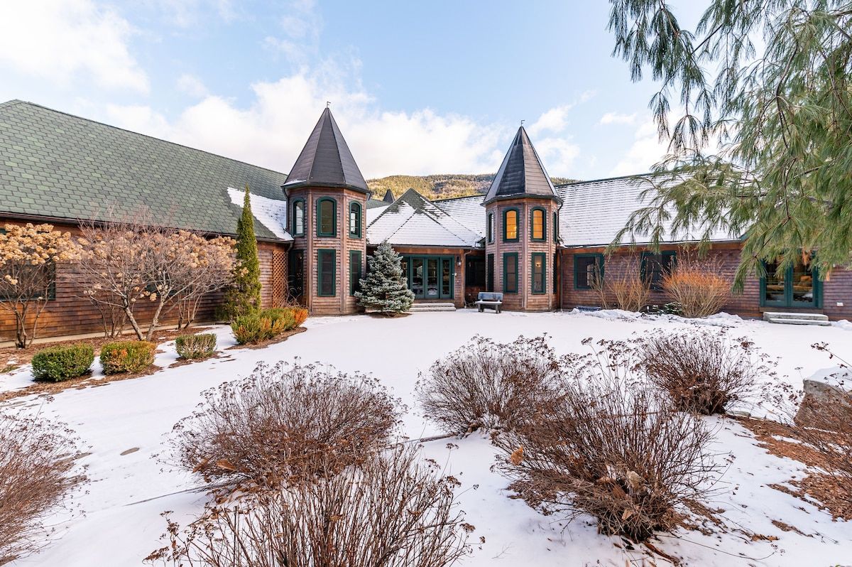 Exterior at Villa At Bear Creek