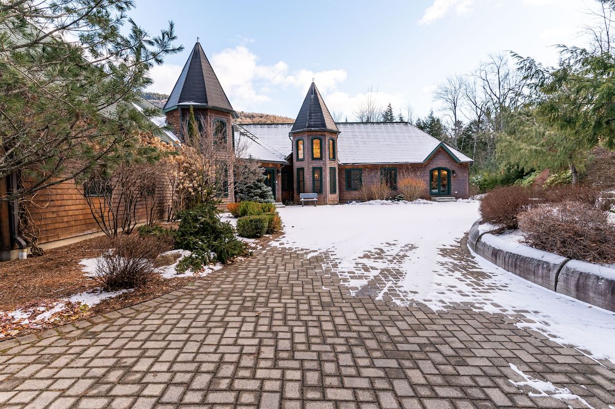 Exterior at Villa At Bear Creek