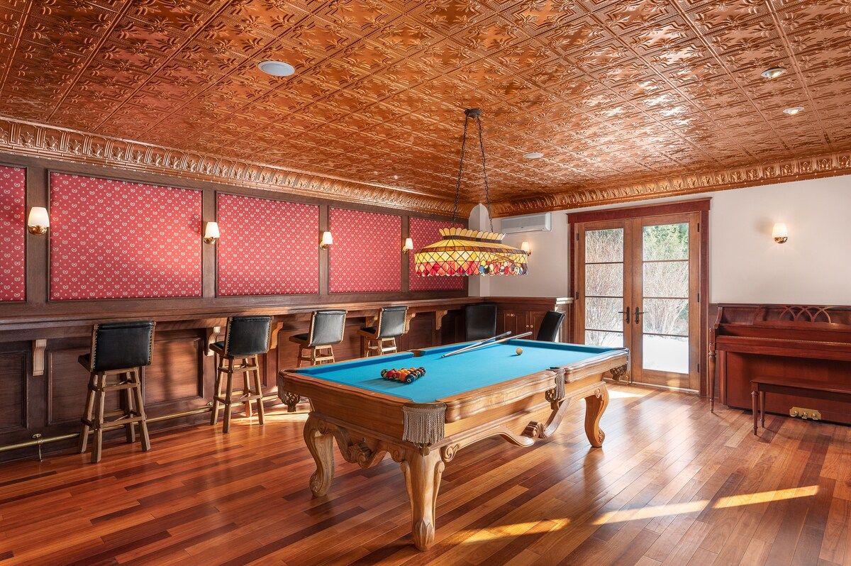 Game Room at Villa At Bear Creek