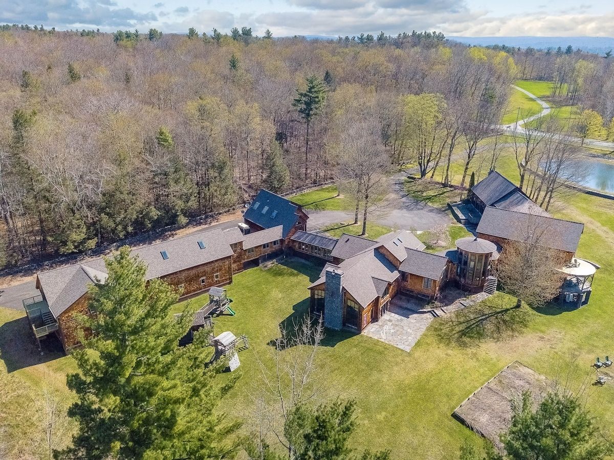 Outdoor at Chateau Worthington