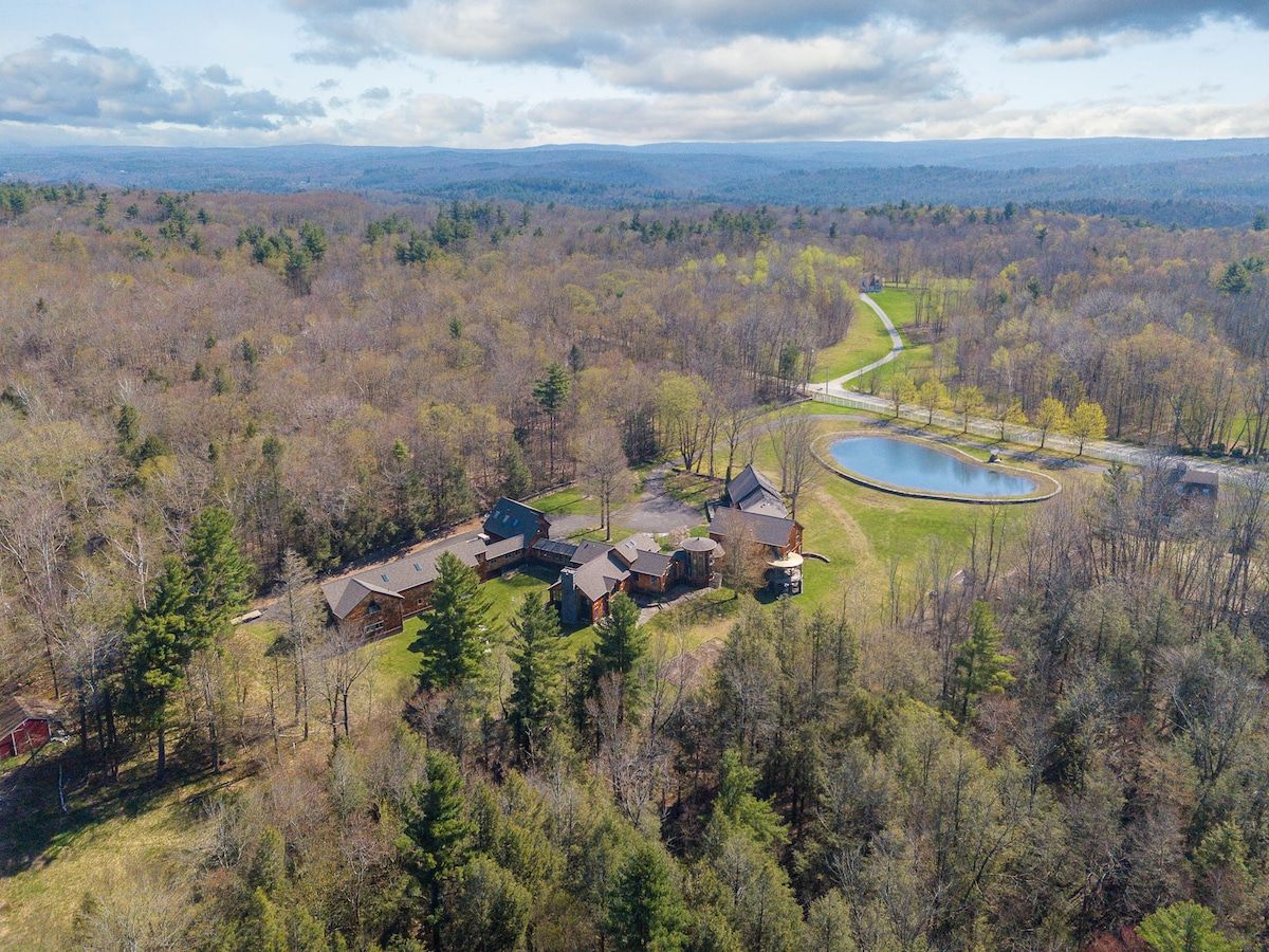 Outdoor at Chateau Worthington