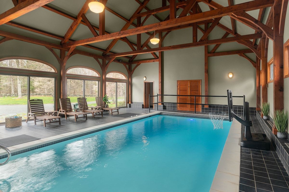 Pool at Chateau Worthington