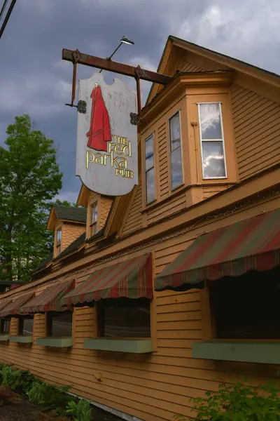 Red Parka Pub